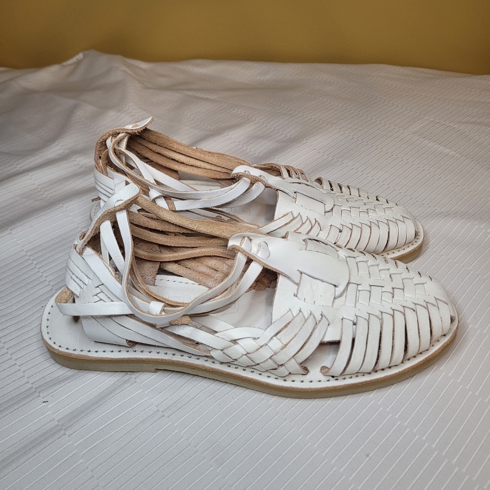 NWOT Chamula Sayulita White Leather Basket Weave Sandals sz 5.5